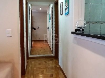 Apartamento à venda com 69m², 2 quartos, 1 suíte, 1 vaga no bairro Santana em Porto Alegre - Foto 9