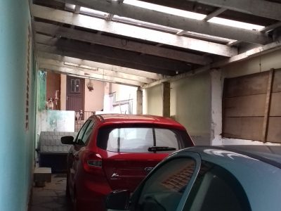 Casa à venda com 81m², 4 quartos, 3 vagas no bairro Partenon em Porto Alegre - Foto 2