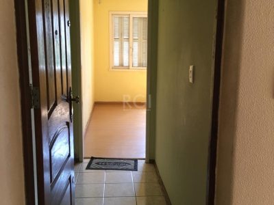 Apartamento à venda com 76m², 3 quartos no bairro Floresta em Porto Alegre - Foto 3