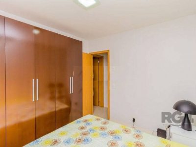 Apartamento à venda com 69m², 2 quartos, 1 suíte, 1 vaga no bairro Jardim Lindóia em Porto Alegre - Foto 6