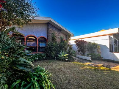 Casa à venda com 309m², 3 quartos, 2 suítes, 5 vagas no bairro Cristal em Porto Alegre - Foto 2