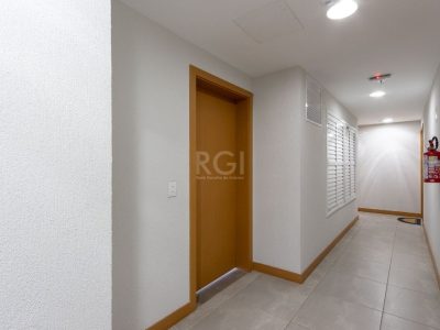 Apartamento à venda com 66m², 2 quartos, 1 suíte, 1 vaga no bairro Tristeza em Porto Alegre - Foto 2