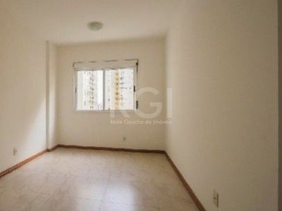 Apartamento à venda com 67m², 2 quartos, 1 suíte, 1 vaga no bairro Partenon em Porto Alegre - Foto 5