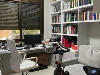 Apartamento à venda com 95m², 3 quartos, 1 suíte, 2 vagas no bairro Tristeza em Porto Alegre - Foto 30