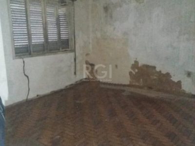 Casa à venda com 253m², 3 quartos, 1 suíte, 1 vaga no bairro Santana em Porto Alegre - Foto 11