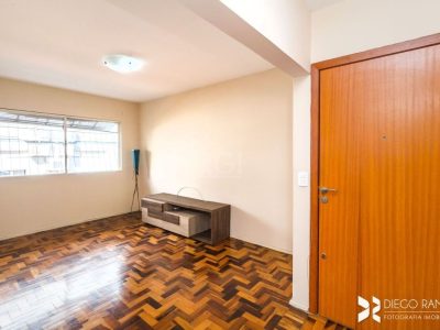 Apartamento à venda com 82m², 3 quartos, 1 suíte, 1 vaga no bairro Menino Deus em Porto Alegre - Foto 2