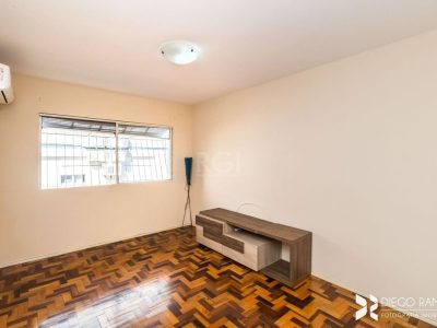 Apartamento à venda com 82m², 3 quartos, 1 suíte, 1 vaga no bairro Menino Deus em Porto Alegre - Foto 3