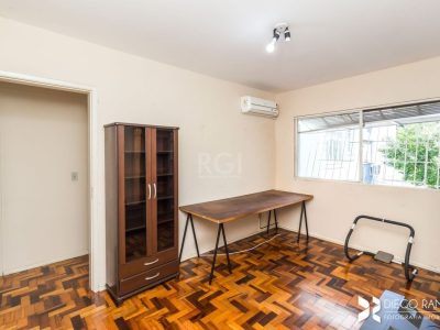 Apartamento à venda com 82m², 3 quartos, 1 suíte, 1 vaga no bairro Menino Deus em Porto Alegre - Foto 9