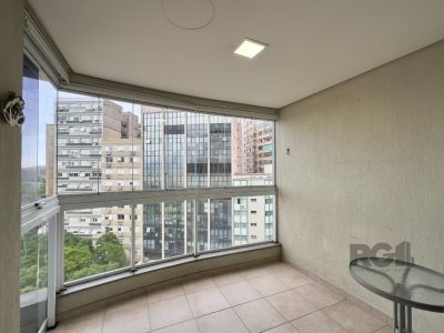 Apartamento à venda com 87m², 3 quartos, 1 suíte, 2 vagas no bairro Centro Histórico em Porto Alegre - Foto 4