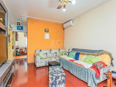 Casa à venda com 165m², 3 quartos, 2 vagas no bairro Partenon em Porto Alegre - Foto 3