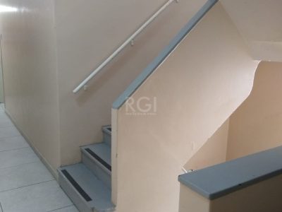 Apartamento à venda com 64m², 2 quartos no bairro Menino Deus em Porto Alegre - Foto 3