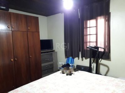 Casa à venda com 90m², 2 quartos, 2 vagas no bairro Cristal em Porto Alegre - Foto 11