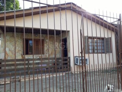 Casa à venda com 90m², 2 quartos, 2 vagas no bairro Cristal em Porto Alegre - Foto 2