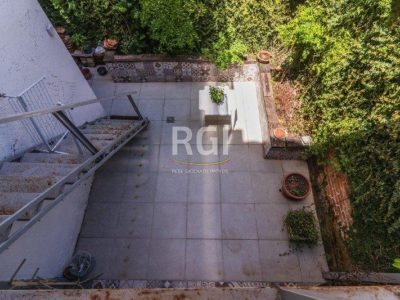 Casa à venda com 490m², 3 quartos, 1 suíte no bairro Floresta em Porto Alegre - Foto 27