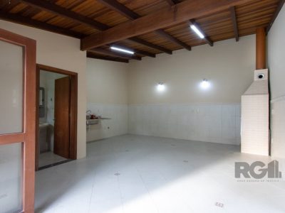 Casa à venda com 257m², 4 quartos, 1 suíte, 5 vagas no bairro Ipanema em Porto Alegre - Foto 29