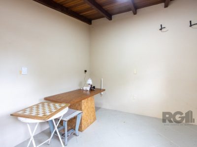 Casa à venda com 257m², 4 quartos, 1 suíte, 5 vagas no bairro Ipanema em Porto Alegre - Foto 34