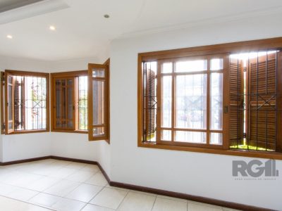 Casa à venda com 257m², 4 quartos, 1 suíte, 5 vagas no bairro Ipanema em Porto Alegre - Foto 7