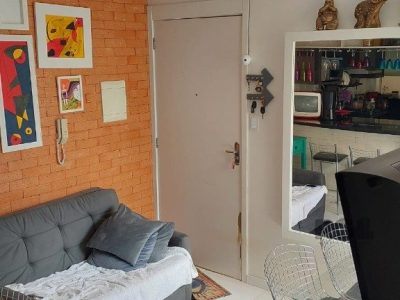 Apartamento à venda com 42m², 2 quartos, 1 vaga no bairro Glória em Porto Alegre - Foto 2