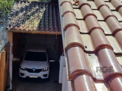 Casa à venda com 228m², 5 quartos, 1 suíte, 3 vagas no bairro Partenon em Porto Alegre - Foto 32