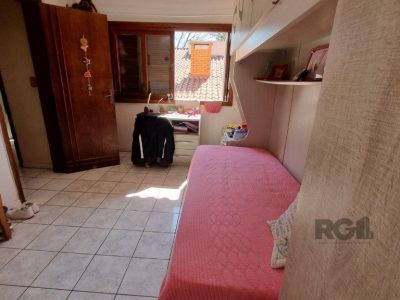 Casa à venda com 228m², 5 quartos, 1 suíte, 3 vagas no bairro Partenon em Porto Alegre - Foto 35