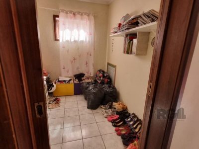 Casa à venda com 228m², 5 quartos, 1 suíte, 3 vagas no bairro Partenon em Porto Alegre - Foto 37