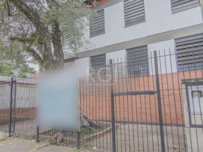 Depósito/Pavilhão à venda com 270m², 1 vaga no bairro Navegantes em Porto Alegre - Foto 2