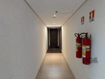 Conjunto/Sala à venda com 32m², 1 vaga no bairro Praia de Belas em Porto Alegre - Foto 9