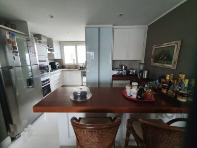 Apartamento à venda com 90m², 2 quartos, 1 suíte, 2 vagas no bairro Moinhos de Vento em Porto Alegre - Foto 4