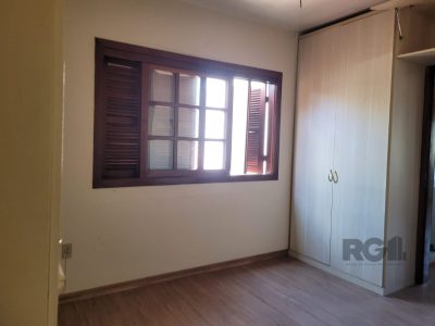 Casa à venda com 220m², 4 quartos, 2 vagas no bairro Partenon em Porto Alegre - Foto 14