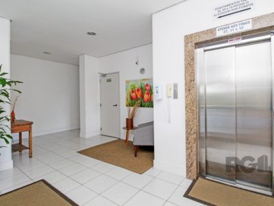 Apartamento à venda com 78m², 3 quartos, 1 suíte, 1 vaga no bairro Partenon em Porto Alegre - Foto 32