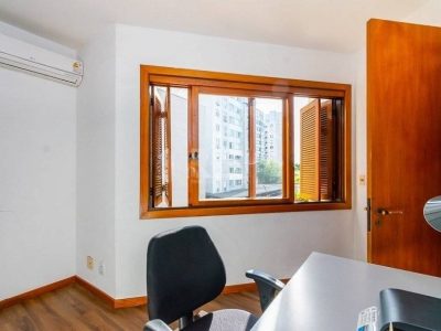 Casa à venda com 224m², 3 quartos, 1 suíte, 2 vagas no bairro Tristeza em Porto Alegre - Foto 12