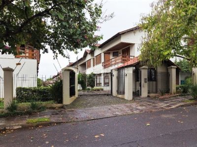 Casa à venda com 224m², 3 quartos, 1 suíte, 2 vagas no bairro Tristeza em Porto Alegre - Foto 24