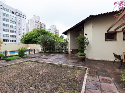 Casa à venda com 224m², 3 quartos, 1 suíte, 2 vagas no bairro Tristeza em Porto Alegre - Foto 29