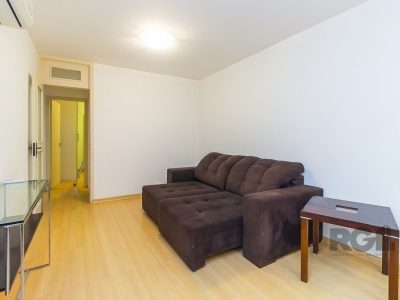 Apartamento à venda com 105m², 3 quartos, 2 vagas no bairro Petrópolis em Porto Alegre - Foto 4