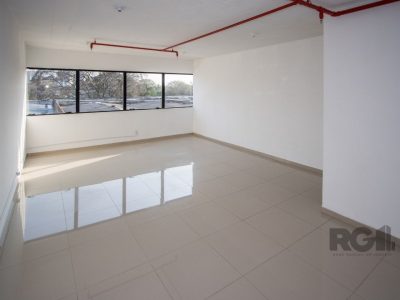 Conjunto/Sala à venda com 37m², 1 vaga no bairro Cristal em Porto Alegre - Foto 2