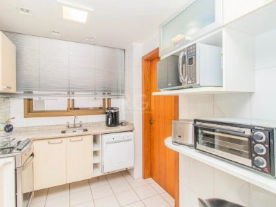 Apartamento à venda com 117m², 3 quartos, 1 suíte, 3 vagas no bairro Petrópolis em Porto Alegre - Foto 13