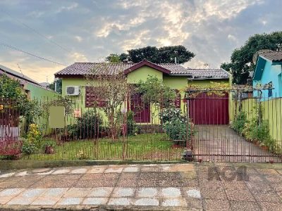 Casa à venda com 150m², 2 quartos, 2 vagas no bairro Ipanema em Porto Alegre - Foto 2