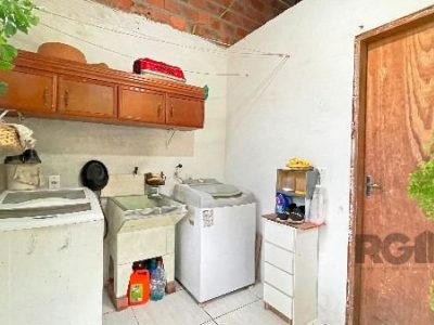 Casa à venda com 150m², 2 quartos, 2 vagas no bairro Ipanema em Porto Alegre - Foto 15