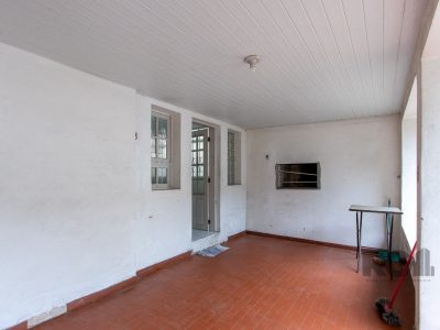 Casa à venda com 220m², 5 quartos, 2 vagas no bairro Ipanema em Porto Alegre - Foto 26