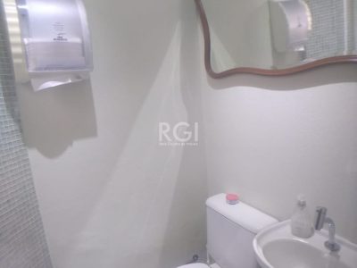 Casa à venda com 200m², 3 quartos, 2 vagas no bairro São Geraldo em Porto Alegre - Foto 5