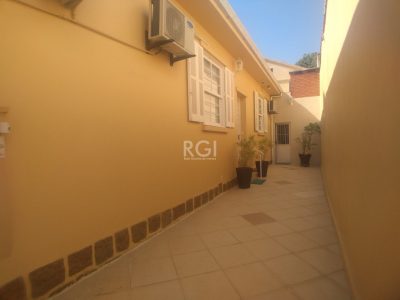 Casa à venda com 200m², 3 quartos, 2 vagas no bairro São Geraldo em Porto Alegre - Foto 28