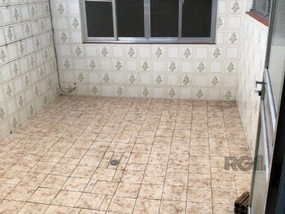 Casa à venda com 190m², 3 quartos, 4 vagas no bairro São Geraldo em Porto Alegre - Foto 23