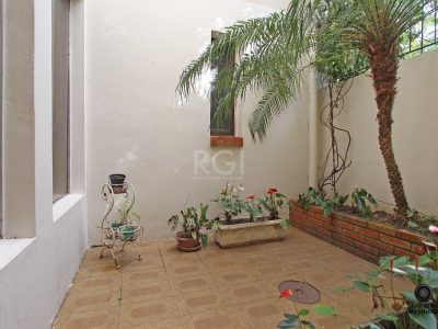 Casa à venda com 293m², 4 quartos, 2 suítes, 5 vagas no bairro Ipanema em Porto Alegre - Foto 10