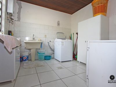 Casa à venda com 293m², 4 quartos, 2 suítes, 5 vagas no bairro Ipanema em Porto Alegre - Foto 14