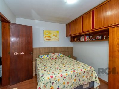 Casa à venda com 288m², 4 quartos, 1 suíte, 4 vagas no bairro Jardim Planalto em Porto Alegre - Foto 5