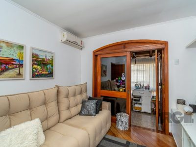 Casa à venda com 288m², 4 quartos, 1 suíte, 4 vagas no bairro Jardim Planalto em Porto Alegre - Foto 10