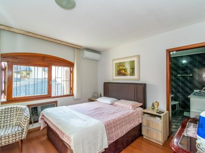 Casa à venda com 288m², 4 quartos, 1 suíte, 4 vagas no bairro Jardim Planalto em Porto Alegre - Foto 20