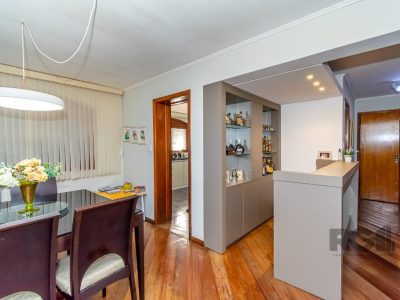 Casa à venda com 288m², 4 quartos, 1 suíte, 4 vagas no bairro Jardim Planalto em Porto Alegre - Foto 37