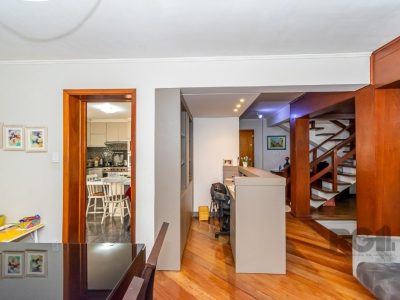 Casa à venda com 288m², 4 quartos, 1 suíte, 4 vagas no bairro Jardim Planalto em Porto Alegre - Foto 38