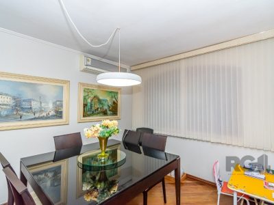 Casa à venda com 288m², 4 quartos, 1 suíte, 4 vagas no bairro Jardim Planalto em Porto Alegre - Foto 40